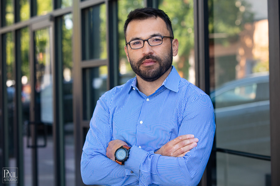 2022-on-location-headshots-hz-019