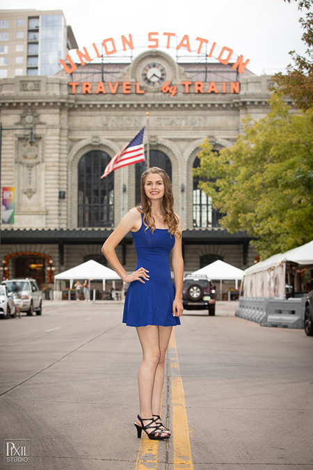 2022-senior-portraits-union-station-vr-027