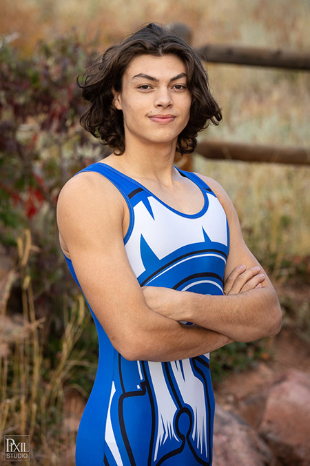 2022-senior-portraits-redrocks-vr-034