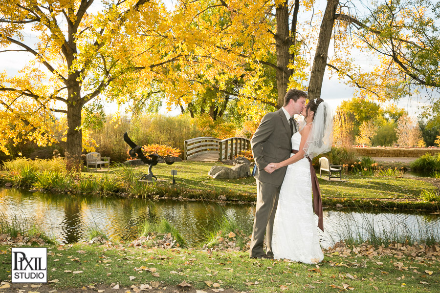 wedding hudson gardens fall