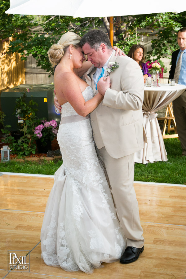 Black Bear Golf Course / Backyard wedding photographer